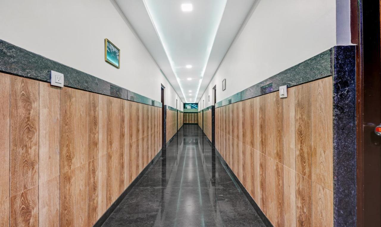 Lee Comfort Kushalnagar Exterior photo